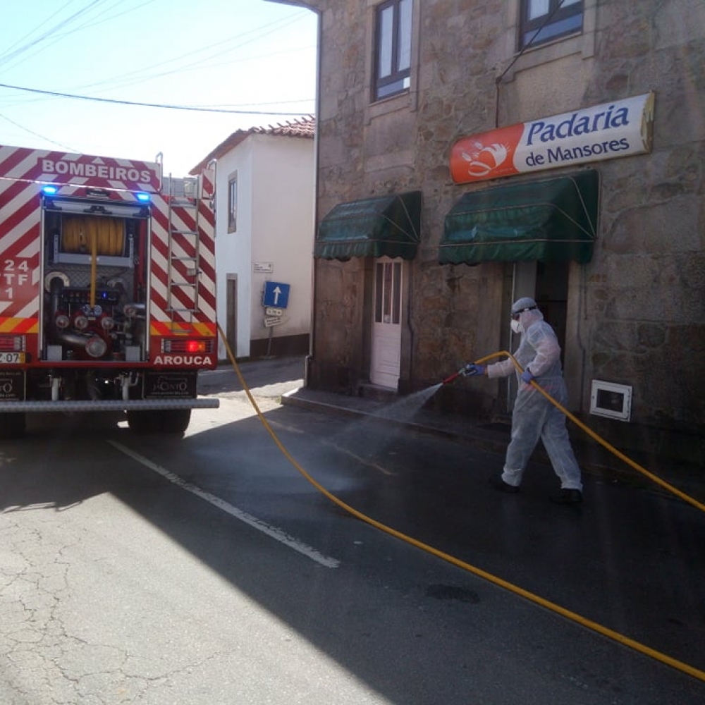 Covid-19: Desinfeção de via pública